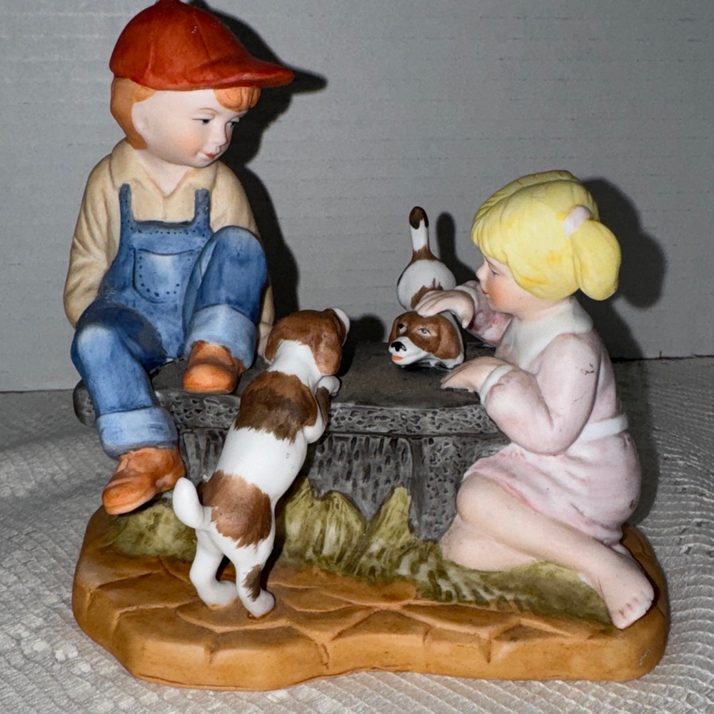 Paul Sebastian bisque porcelain figurine "Boy and Girl with Puppies" VTG 1991